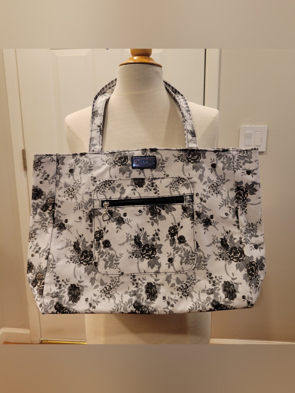 👜NWOT~ BELLA RUSSO Floral Print Tote Bag